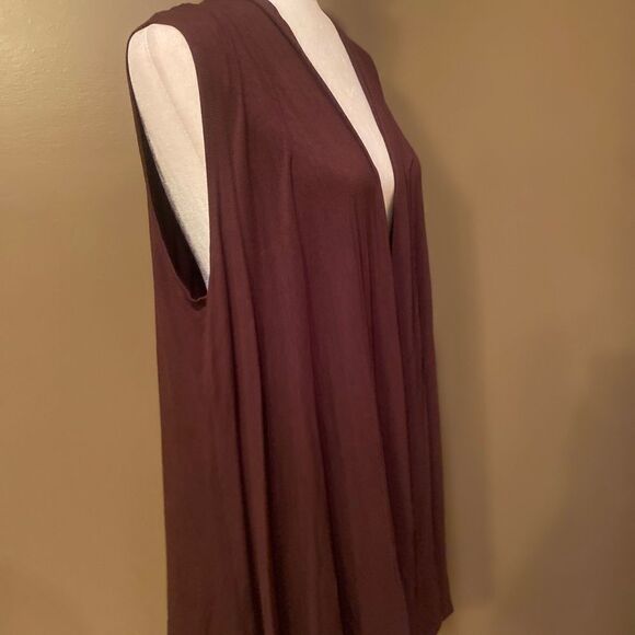 Design by Olivia Brown Vest Size XL - Picture 6 of 9